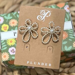 ✨NWT✨Vintage Flair Plunder Design Daisy Earrings 2001 Flower Design Faux Pearls